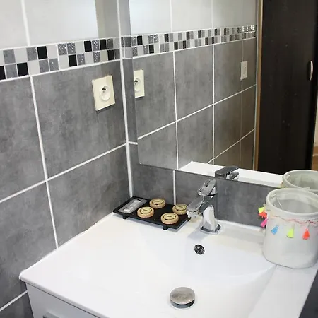 La Maisonnette De La Du Rouet Nyaraló